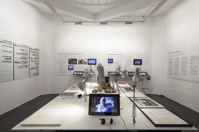 Blick in die Ausstellung "20 jahre architektur und tirol"