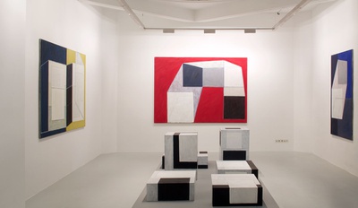 Blick in die Ausstellung "Arthur Salner: Raumbilderwelten" im aut