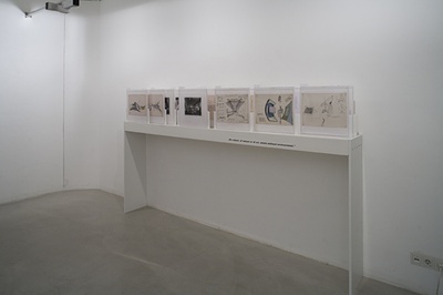 Blick in die Ausstellung "Friedrich Kiesler: Ausstellung als Wahrnehmungsapparat"