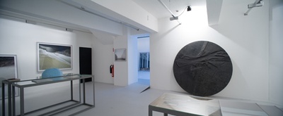 Blick in die Ausstellung "Bas Princen, Milica Topalovic: Invisible Frontier"