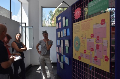 Pressegespräch mit den beiden Kuratorinnen Karoline Mayer (li.) und Katharina Ritter (re.).