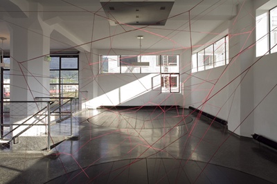 Rauminstallation "Red Respect"