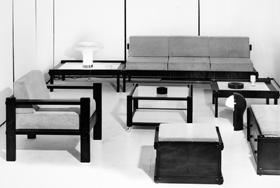 Die von der Kufsteiner Firma Pirmoser produzierte und 1969 mit dem österreichischen Staatspreis für gute Form aus­gezeichnete Variante des Steckmöbelprogramms