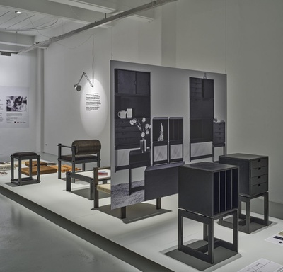 Blick in die Ausstellung "Egon Rainer: Ordnung und Lebendigkeit" im aut