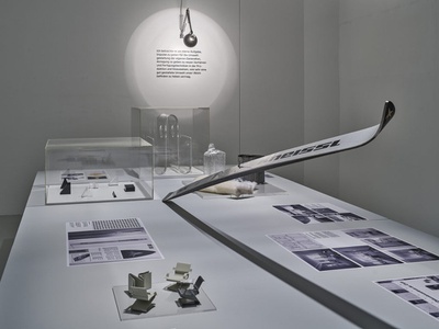 Blick in die Ausstellung "Egon Rainer: Ordnung und Lebendigkeit" im aut