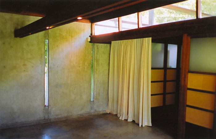 Sasha Pirker, "Angelica Fuentes, The Schindler House", 2008, Filmstill, Bildnachweis: © Sasha Pirker