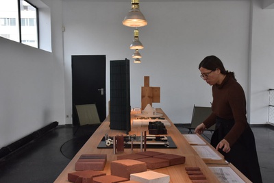 Francesca Torzo in ihrer Ausstellung "Day by Day"