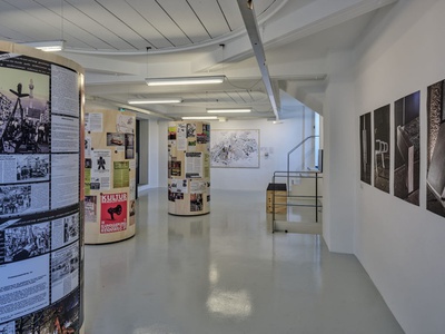 Blick in die Ausstellung im aut
