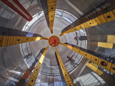 Blick in die Ausstellung "Hans-Walter Müller: Ich habe die Schwerkraft schon verlassen"