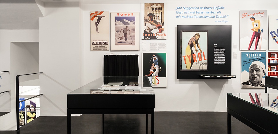 Blick in die Ausstellung "Ikonen und Eintagsfliegen"