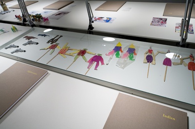 Blick in die Ausstellung "Karl Wutt: Stile von Gegenden und Gegenständen"