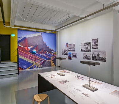 Blick in die Ausstellung "Aufbruch in die Architekturmoderne El Salvadors"