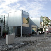 Wohnbau von Duncan Lewis, Scape Architecture + Block während der Bauzeit, Sommer 2004