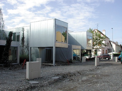 Wohnbau von Duncan Lewis, Scape Architecture + Block während der Bauzeit, Sommer 2004