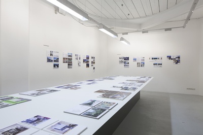 Blick in die Ausstellung "Neues Bauen in Tirol 2012"