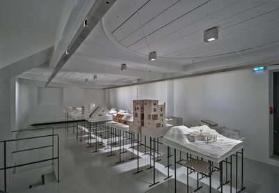 Blick in die Ausstellung "Rebuild: Figures of Space" im aut – © Günter Richard Wett Blick in die Ausstellung "Rebuild: Figures of Space" im aut