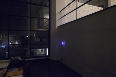 Blick in die Ausstellung "Rens Veltman: Infra und Ultra oder Colonise the Dark"