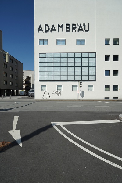 Intervention von Sauerbruch Hutton an den Fenstern des aut