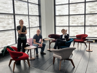 Claus Marquart, Jörg Albeke und Matthias Sauerbruch in der Ausstellung "Open Box"