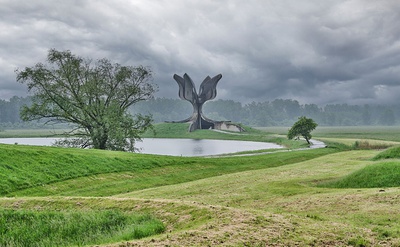 Die Blume, Jasenovac, Bogdan Bogdanović, 1966 – © Günter Richard Wett Die Blume, Jasenovac, Bogdan Bogdanović, 1966