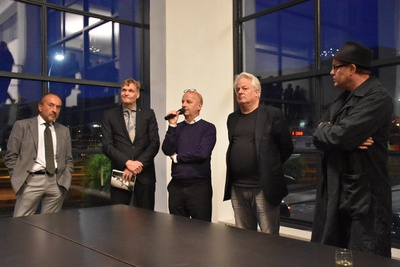 Eröffnung der beiden, im Adambräu gezeigten Ausstellungen "Über Lois Welzenbacher" mit Christoph Hölz (Stv. Leiter Archiv für Baukunst), Wolfgang Meixner (Vizerektor der LFU Innsbruck), 
Arno Ritter (Leiter aut), Rainer Köberl (Architekt) und Lukas Schaller (Fotograf und Filmemacher)