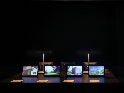 Blick in die Ausstellung "Über Lois Welzenbacher" im aut