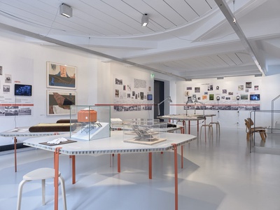 Blick in die Ausstelllung "Widerstand und Wandel. Über die 1970er-Jahre in Tirol" im aut