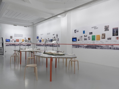 Blick in die Ausstelllung "Widerstand und Wandel. Über die 1970er-Jahre in Tirol" im aut