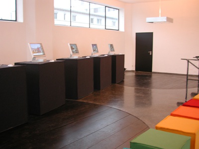 Blick in die Ausstellung "ZV Bauherrenpreis 2005" im aut
