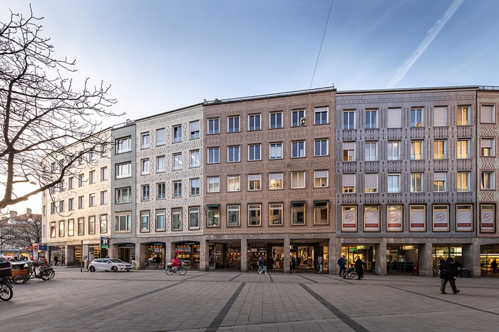 Sanierung Rindermarkt, München (Architektur: Landherr und Partner)
Fenstertausch, Einschubmontage, FIN-Window Nova-line C 90+8