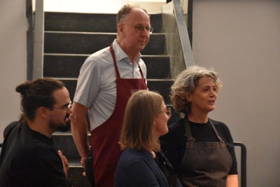 Die Köch:innen Alexander Topf, Erich Wucherer, Iris Reiter und Barbara Poberschnigg