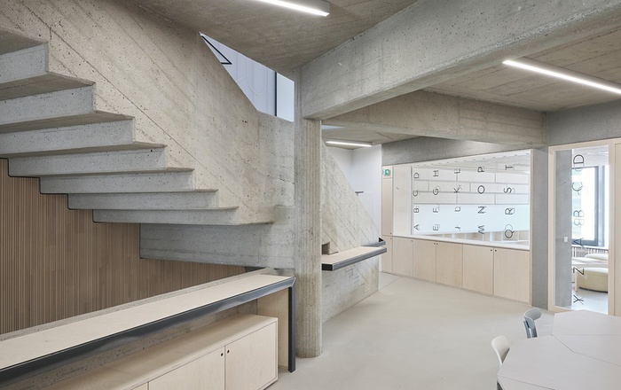 Auszeichnung des Landes Tirol für Neues Bauen 2020: Sanierung Schule Kettenbrücke, Innsbruck, 2016 – 2019 (Architektur: STUDIO LOIS)