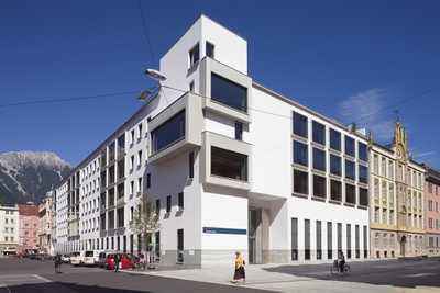 Auszeichnung des Landes Tirol für Neues Bauen 2006: BTV Stadtforum, Innsbruck, 2004–2006 (Architektur: Heinz Tesar)