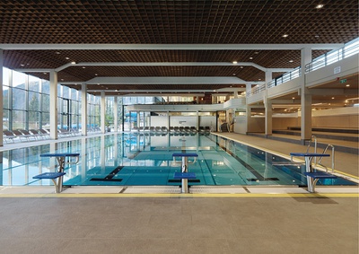 Lobende Erwähnung des Landes Tirol für Neues Bauen 2018: Dolomitenbad Lienz, Lienz, 2013 – 2016 (Architektur: Machné & Glanzl Architekten)