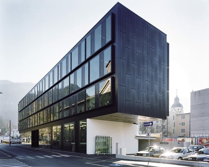 Anerkennung des Landes Tirol für Neues Bauen 2004: Landesmusikschule Kufstein, 2003–2004 (Architektur: riccione architekten)