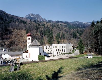 Anerkennung des Landes Tirol für Neues Bauen 2008: Landessonderschule und Internat Mariatal, Kramsach, 2003–07 (Architektur: Marte.Marte Architekten)