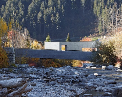 Ahornbrücke, Mayrhofen, 2014 – 2015 (Architektur: M9 Architekten – Antonius Lanzinger)