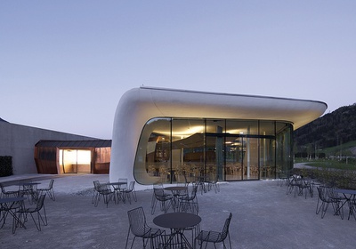 Swarovski Kristallwelten – Daniels Café 
und Restaurant, Wattens, 2012 – 2015 (Architektur: Snøhetta Studio Innsbruck)
