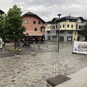 Ausstellung "Neues Bauen in Tirol 2024" am Kirchplatz in Wattens