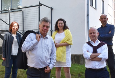 Landesrätin Gabriele Fischer, Vizekanzler Werner Kogler, Landeshauptmann-Stellvertreterin Ingrid Felipe, aut-Leiter Arno Ritter und aut-Vereinsobmann Martin Scharfetter vor dem Adambräu.