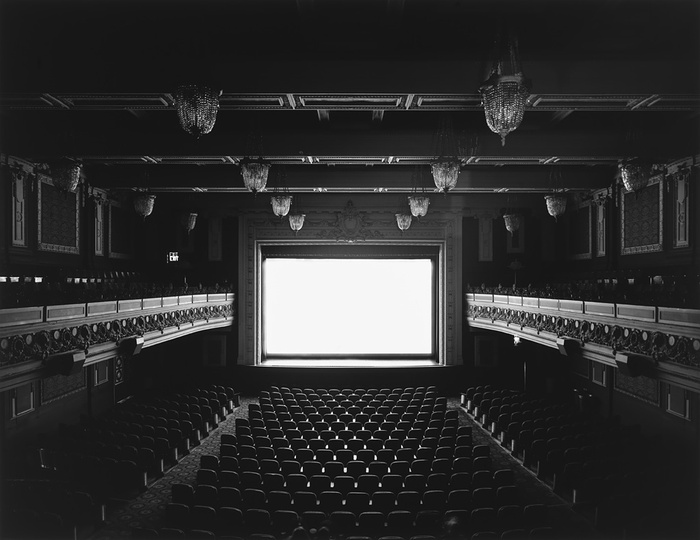 Hiroshi Sugimoto, Regency, San Francisco, 1992, Gelatin silver print, 119,4 x 149,2 cm, Courtesy of the artist and Marian Goodman Gallery