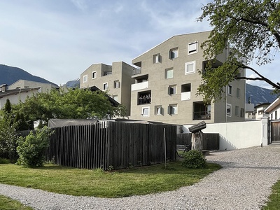 Blick vom Mathoigarten aus auf das Quartier am Raiffeisenplatz, Schwaz – © aut Blick vom Mathoigarten aus auf das Quartier am Raiffeisenplatz, Schwaz