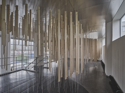 Installation "Viel TamTam um Nichts" von Krater Fajan, 2021