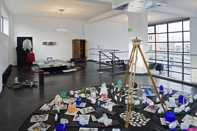 Blick in die Ausstellung "Thomas Eisl: Von Haus aus"