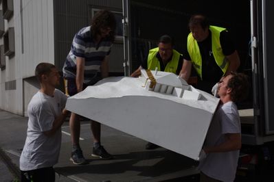 Anlieferung "Rebuild: Figures of Space" – © aut