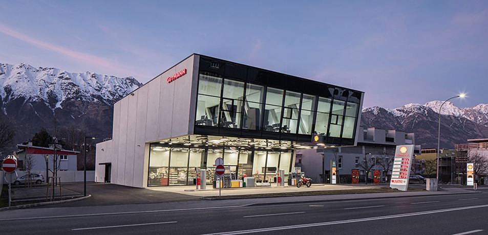 Bürogebäude mit Tankstelle und Shop, Innsbruck