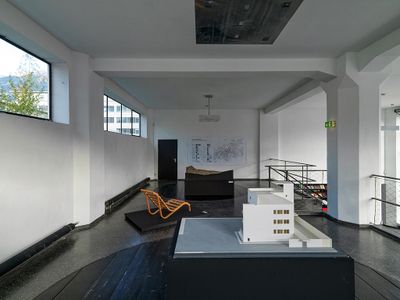 Blick in die Ausstellung "Über Lois Welzenbacher" im aut