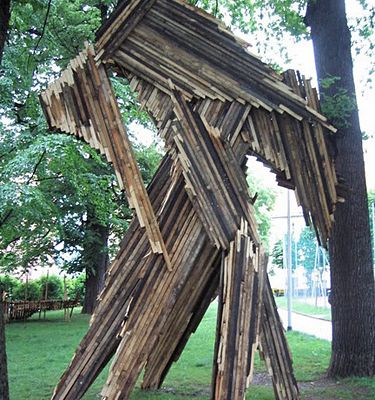 Die neuen Ansichtsexemplare im Waltherpark – "Building new space" – Eine Skulptur zwischen den Bäumen