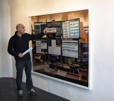 Armin Linke in der Ausstellung im aut, Bildnachweis: © aut