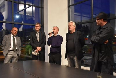 Eröffnung der beiden, im Adambräu gezeigten Ausstellungen "Über Lois Welzenbacher" mit Christoph Hölz (Stv. Leiter Archiv für Baukunst), Wolfgang Meixner (Vizerektor der LFU Innsbruck),  Arno Ritter (Leiter aut), Rainer Köberl (Architekt) und Lukas Schaller (Fotograf und Filmemacher)